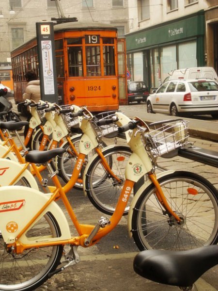 orange transportation in Milan