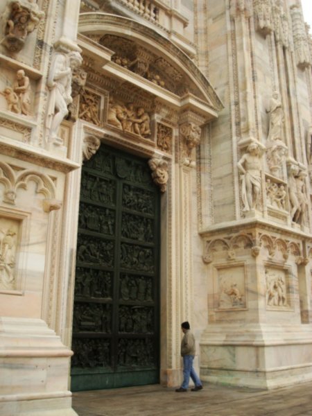 the Duomo's enormous door 