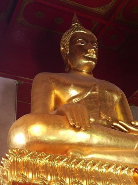 Big gold Buddha