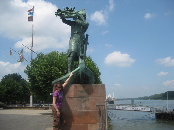 Hagen's Statue on the River