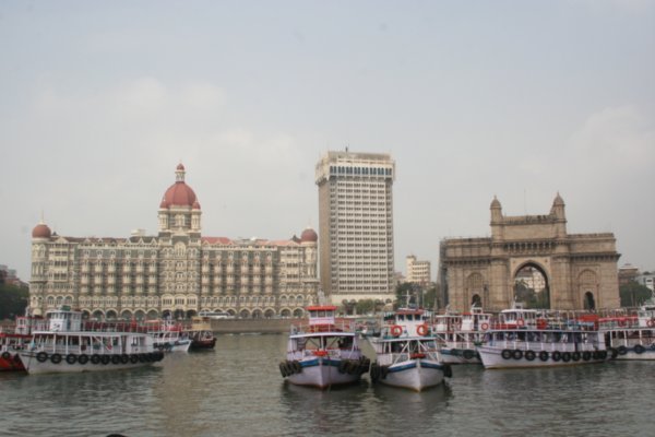 Gateway of India & Taj Hotel