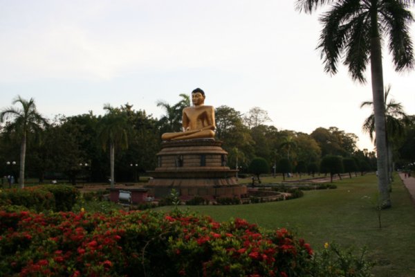 Buddha in Viharamahadevi Park, Colombo