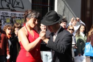 Tango - street dancing, San Telmo, BA