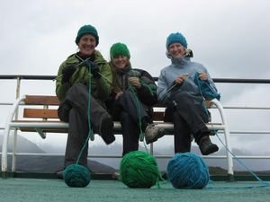 3 grannies knitting