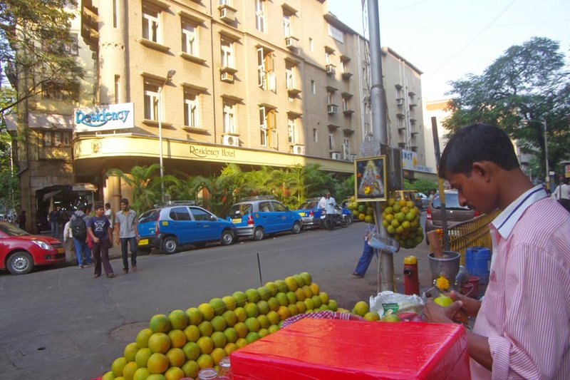 Fruit seller opposite Resdency Hotel