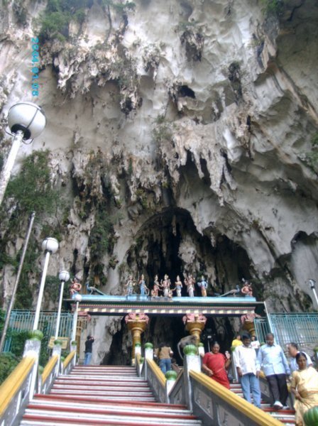 KL_batu_cave_entrance