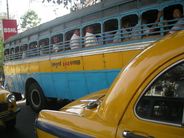 A full bus in kolkata