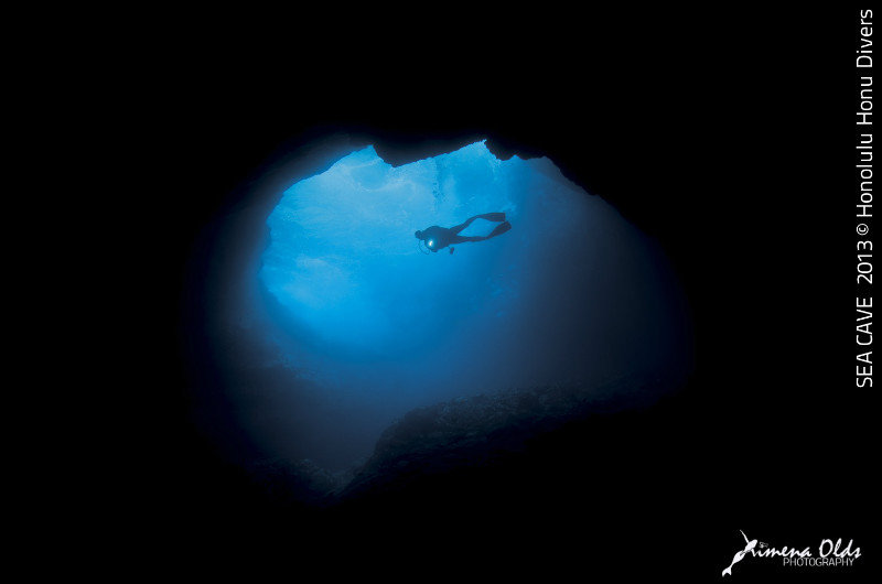 Sea Cave, Oahu (HI) Turquoise Blue