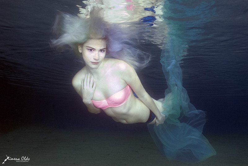 Underwater Photo-Shoots For Hire By Ximena Olds