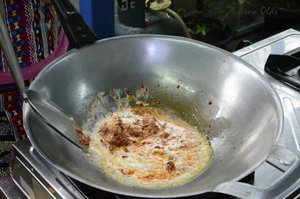 Making Tom Kha (Creamy coconut soup)