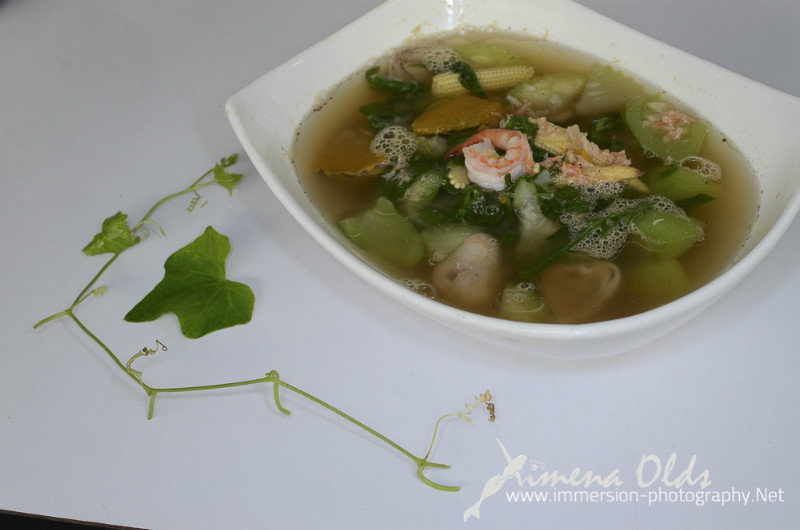 Thai Spicy mix vegetable broth with prawn