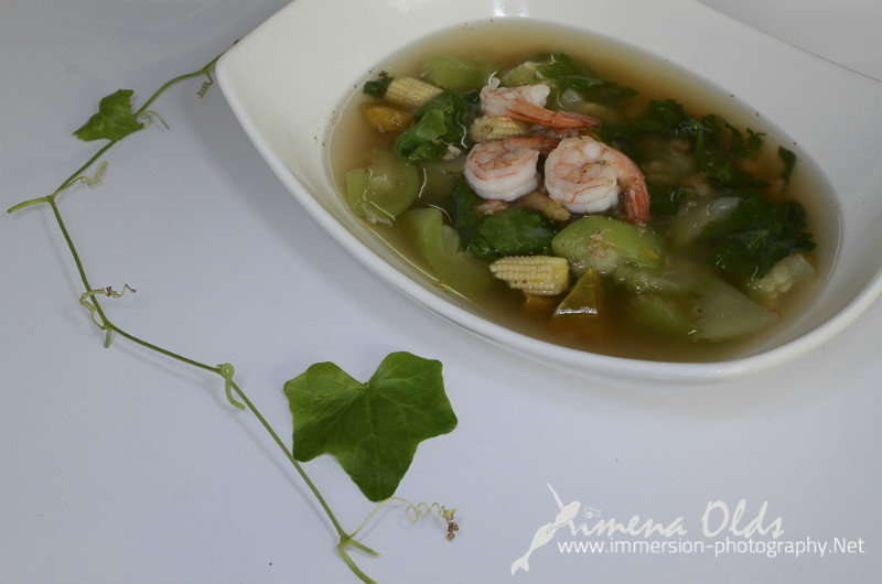  Thai Spicy mix vegetable broth with prawn
