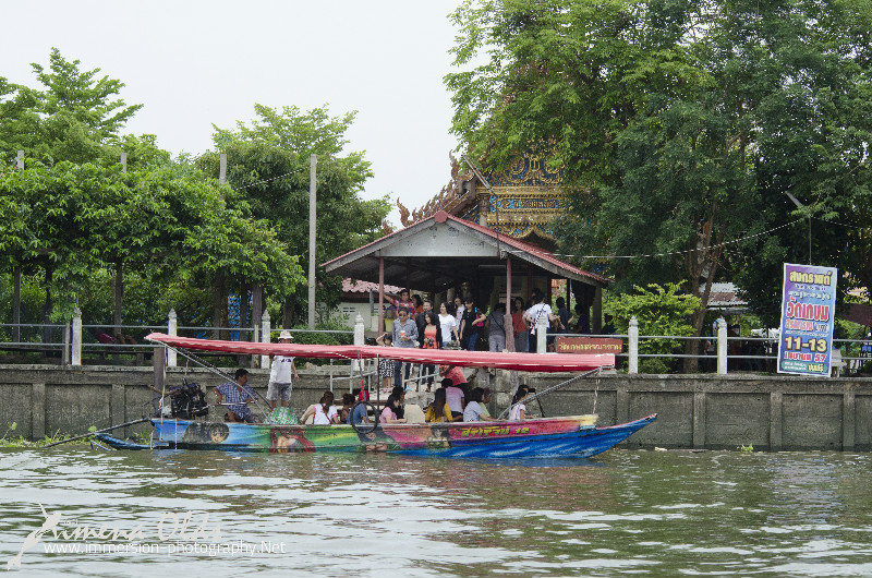 Temple boat run in Amphawa-18