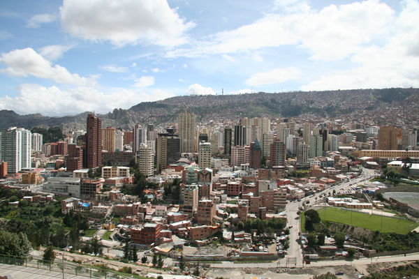 La Paz set into the Mountains