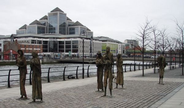 Memorial to the victims of the Potato Famine