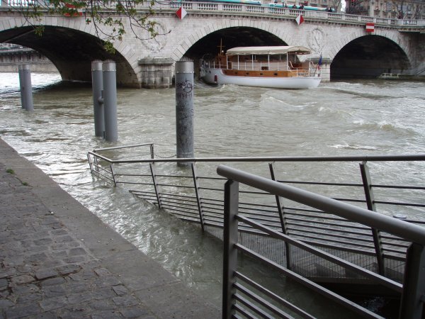 Very flooded Seine