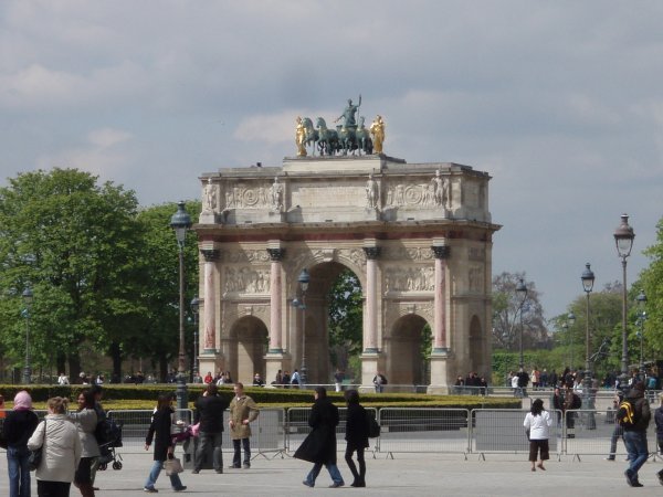Looks like the Brandenburg Gate!