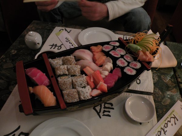 sushi boat yum yum