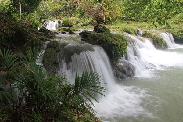 The falls at Cambugahay