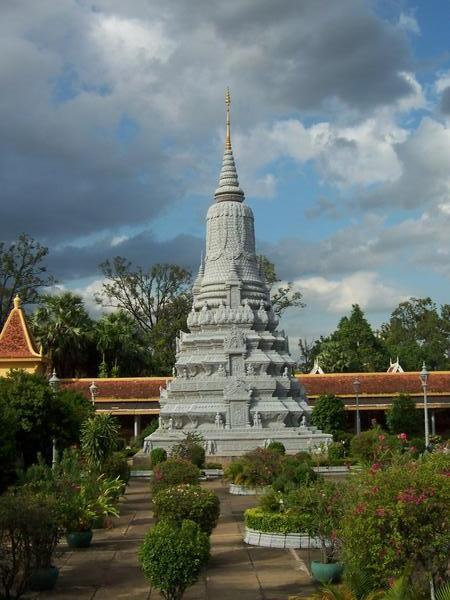 Statue in Phnom Penh