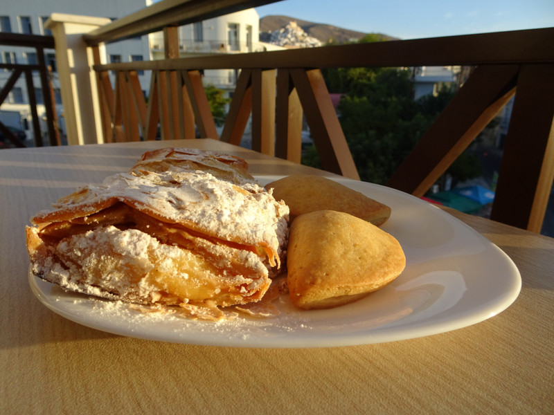 breakfast in syros