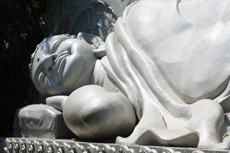 reclining buddha at long son pagoda