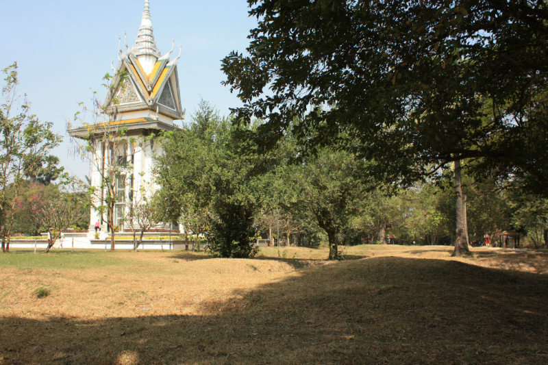 killing fields - stupa