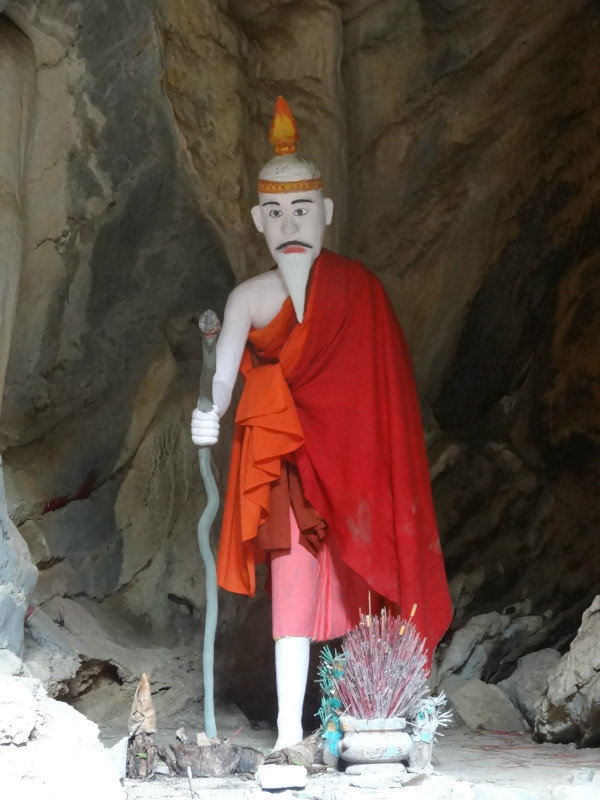 phnom sorsia caves