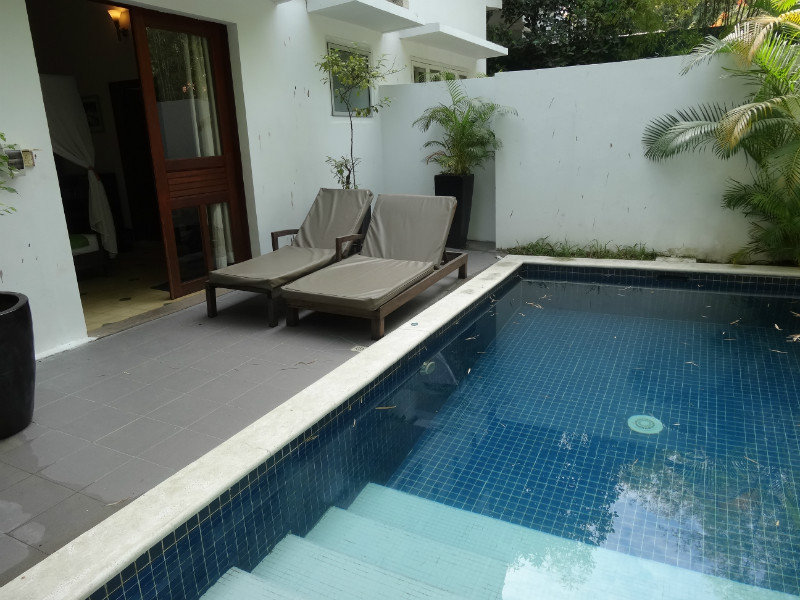 pavilion hotel - our private pool