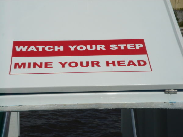 Bijzondere waarschuwing op de boot in Belize
