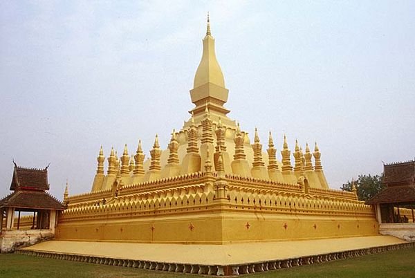 Pha Tat Luang - The most important national monument in Laos