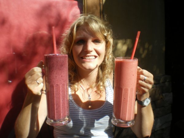 V with 2 pints of smoothie!
