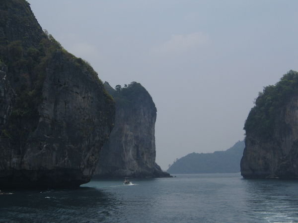 The coast of Phi Phi Lai