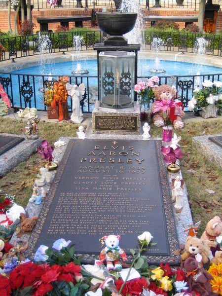 Elvis Aaron Presley's Grave