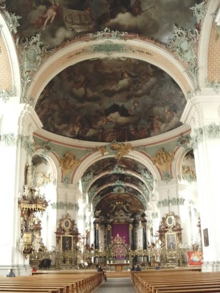 Interior de la abadía