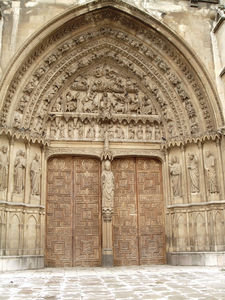 Puerta sur de la catedral