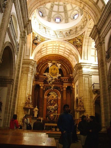 Interior de la iglesia de Samos