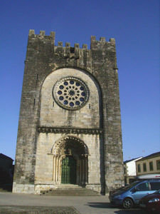 Fachada de la iglesia-fortaleza de San Nicolás