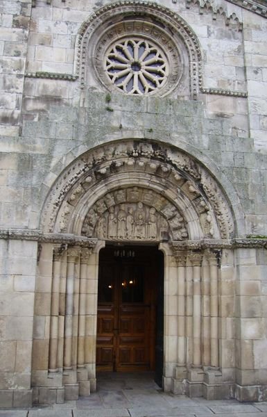 Fachada de Santa María del Campo