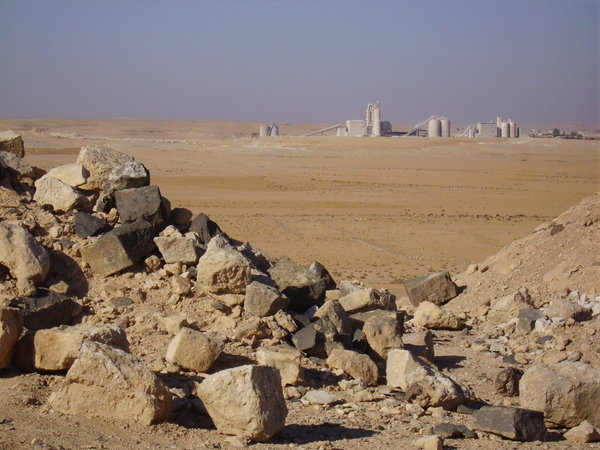 Desierto desde Qasr al Hallabat  --  Desert from the castle