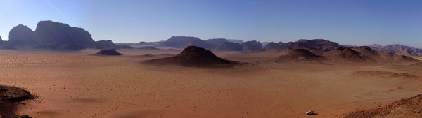 Detrás de Jebel Rum -- Behind Jebel Rum