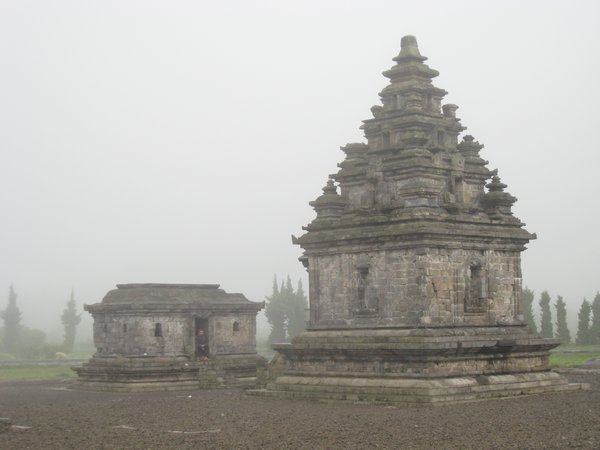Templo de Arjuna --- Arjuna temple