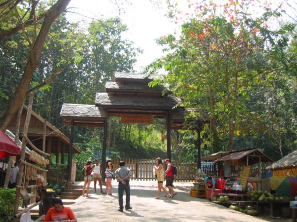 Kuang Si Waterfall Entrance