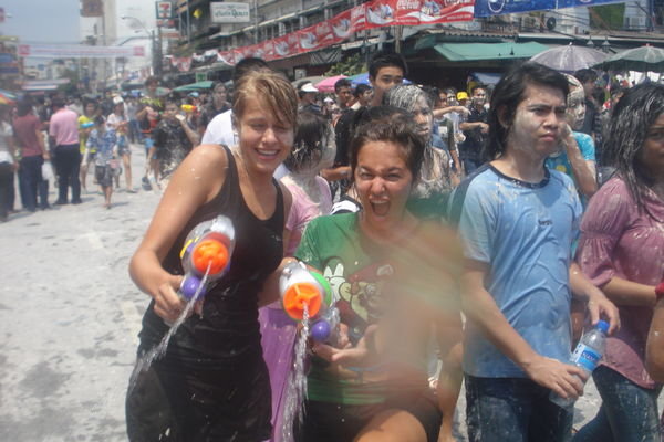 Malin and Emma at Songkran
