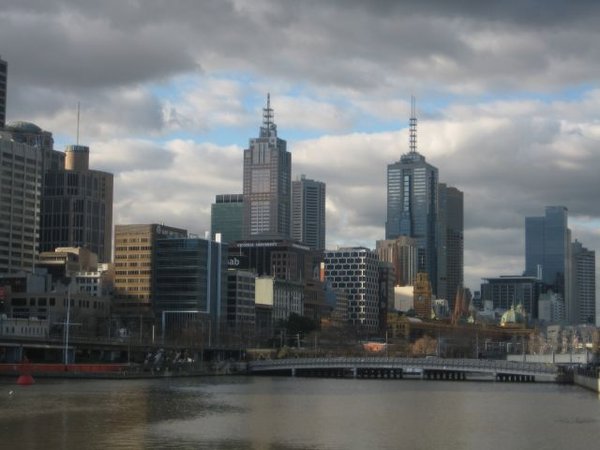 Melbourne skyline closer