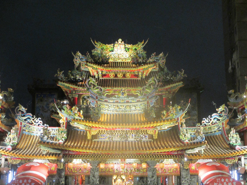 Ciyou Temple at night
