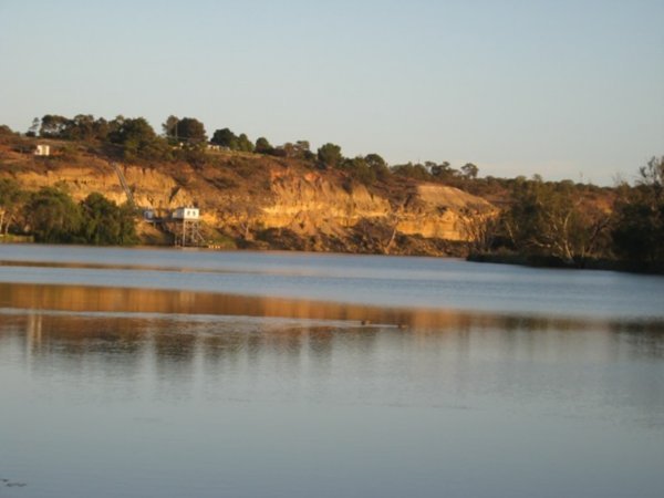 the Murray river cliffs