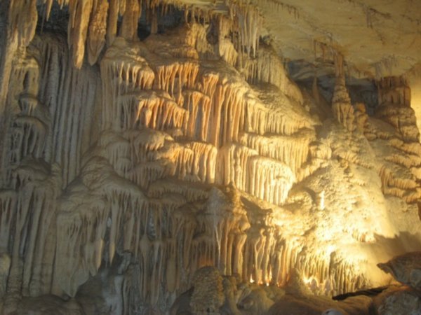 another lovely formation in the Lucas Cave at Jenolan 
