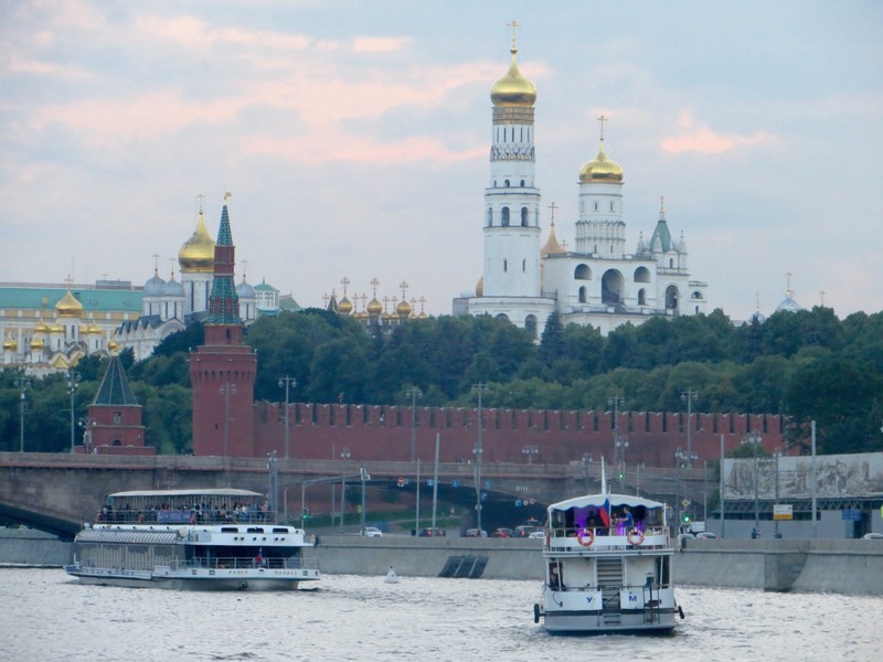 Moscow River, Kremlin in background