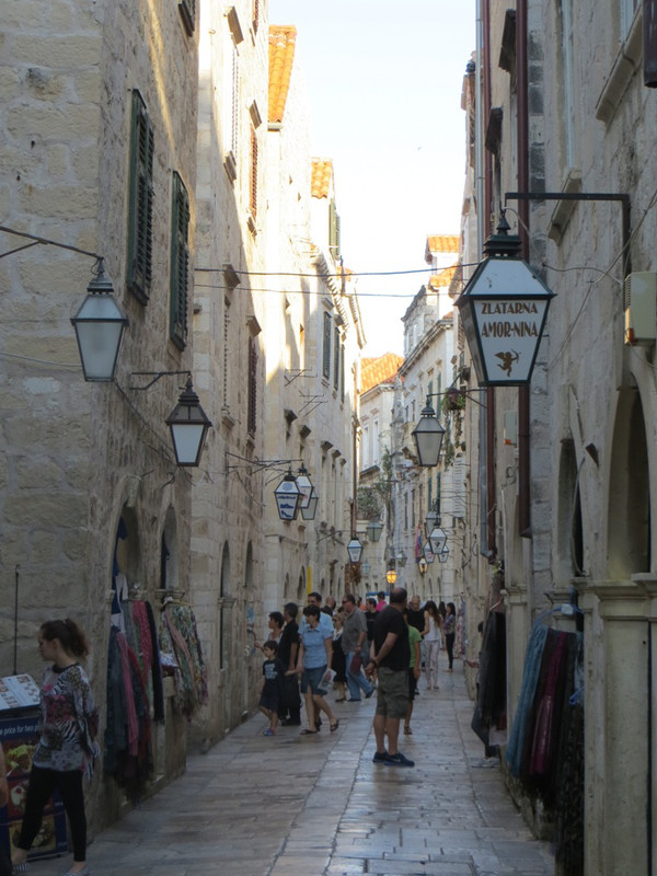 narrow streets of Dubrovnik